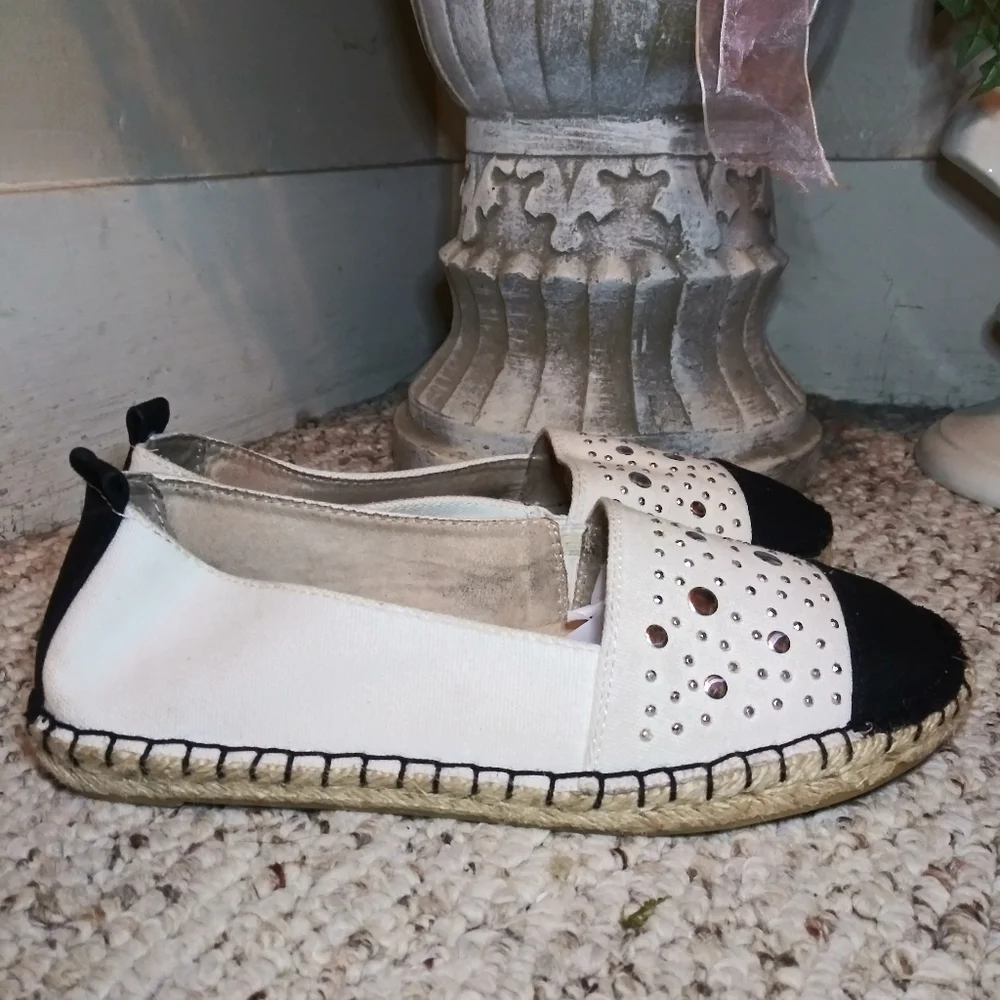 White Mountain Alfresco Cream & Black Silver Studded Espadrille Flats - Picture 12 of 12